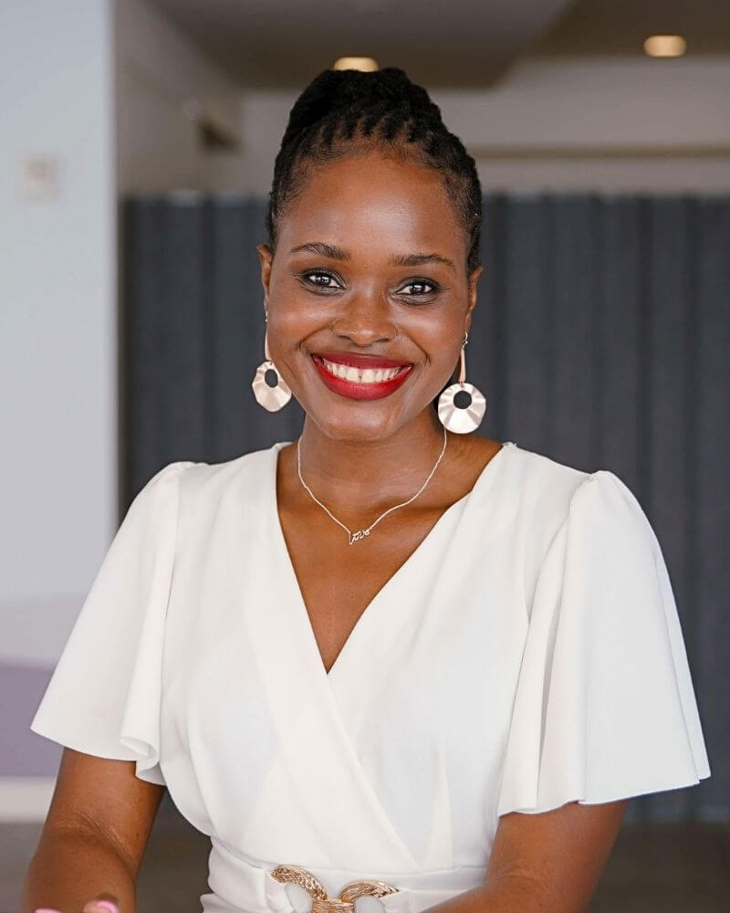 andile-mnguni-headshot-2